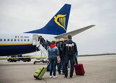 Пассажирам хотят запретить забирать чемоданы во время ЧП с самолетами