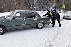 Сотрудники ГИБДД рассказали о том, как спасают людей на дорогах