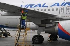 В Екатеринбурге самолёт «Уральских авиалиний» задержали на десять часов