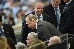 Путин отказался просить об отмене санкций