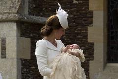 В Британии показали официальные фото принцессы Шарлотты