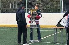 Экс-игроки «Автомобилиста» привезли в Екатеринбург Кубок Гагарина