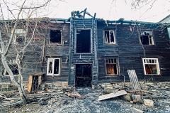 Жительницу Челябинска весом 133 килограмма третий день не могут эвакуировать из сгоревшего дома