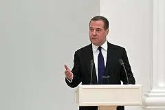 Медведев: Зеленского ждет трибунал или возврат в комедийное шоу на вторые роли