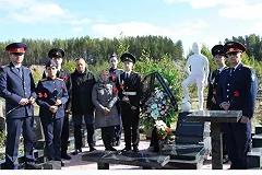 Памятник шестилетнему мальчику, погибшему при спасении человека на пожаре, установили в Карелии