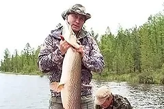 Путин c GoPro два часа гонялся за щуками