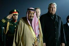 В Москве короля Саудовской Аравии встретили почетным караулом и билбордами