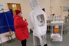 «Позор нашему избиркому»: пожилая екатеринбурженка устроила скандал на избирательном участке