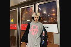 Мосгорсуд утвердил высылку блогера, снявшего пародию на солдата в окопе