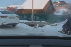 Пьяный свердловчанин прицепил к машине снегокат и катал детей по дорогам