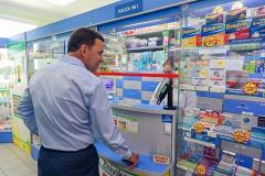 Куйвашев остался недоволен ценами в свердловской аптеке