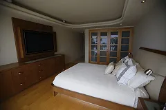 Участник «Квартирного вопроса» накричал на ведущую из-за дизайна