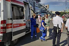 На ЕКАД пассажирский микроавтобус столкнулся с КамАЗом