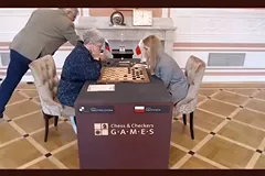 Российская шашистка Тансыккужина всухую выиграла раунд после скандала с флагом