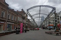 «Сима-Ленд» предложил екатеринбуржцам проголосовать за судьбу медиаэкрана на Вайнера