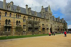 Студентам оплатят учебу за границей с условием их возврата на родину