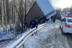 На въезде в Екатеринбург скопилась огромная пробка