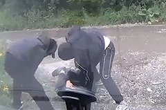 В Екатеринбурге неизвестные в масках избили активиста, предлагавшего сменить УК