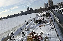 Набережную Исети и Ольховки закроют для прохода пешеходов с 1 апреля