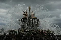 В Екатеринбурге заработали фонтаны