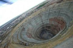 МЧС: Ситуация на руднике «Мир» в Якутии становится угрожающей