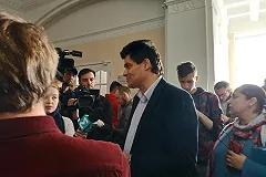 Высокинский не против повесить на въезде в Екатеринбург табличку-девиз