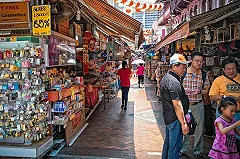 Власти Пекина раздадут жителям $1,7 млрд на шопинг и рестораны