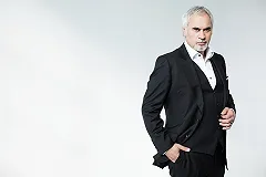 Валерий Меладзе призвал российских артистов отказаться от участия в новогодних шоу