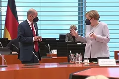 Меркель заявила, что «кое-кто» не дал ей попытаться предотвратить конфликт на Украине