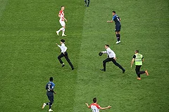 Участники Pussy Riot оштрафованы на 1,5 тыс. за незаконное ношение формы МВД