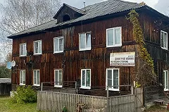 «Барак может не дождаться». ОНФ требует расселить аварийный дом в поселке Монетный (ВИДЕО)