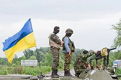 Автобус с беженцами обстрелян на востоке Украины