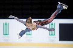 Александра Трусова первой в истории женского катания прыгнула четверной лутц