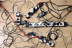 Россияне возмутились возвращению алюминиевой проводки ради «спасения Дерипаски»