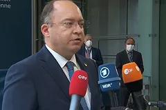 Глава МИД Румынии попросил Киев признать, что молдавского языка нет