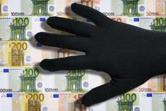 Топ-менеджеры московского банка украли 500 миллионов рублей