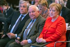 Германия выступила против возврата России в G8