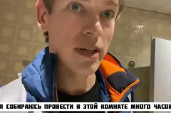 Норвежец Йоханнес Клебо снялся с лыжного марафона на 30 км перед последним кругом