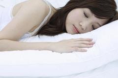 В Японии открыли кафе с кроватями для посетителей