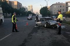 В Екатеринбурге ранее судимые подростки угнали и разбили чужую машину