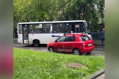 Екатеринбуржцы вновь пожаловались на странную езду общественного транспорта