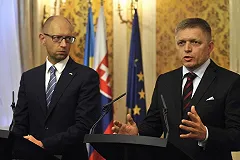 Яценюк обиделся на европейские компании из-за «Северного потока-2»