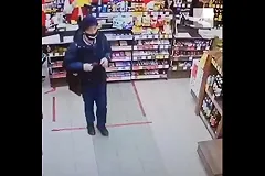 В Екатеринбурге работа вора-карманника попала на видео