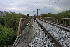 Ремонт моста лишает жителей Уктуса-Левобережного связи с городом