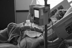 «Приходится ждать часами»: пациенты свердловской больницы пожаловались на перебои с питанием