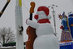 «Они снова полезли!» Последний штурм ледового городка проходит в Екатеринбурге (ФОТО)