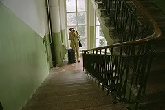 Курильщикам запретят дымить возле подъездов жилых домов