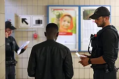 В Германии афганский беженец напал на беременную: ребенок погиб