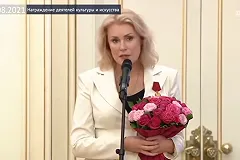 Instagram начал предупреждать пользователей о ложной информации в аккаунте Марии Шукшиной