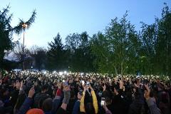 «Идею нам подсказал Алексей». Сторонники Навального придумали устроить акцию с зажженными фонариками